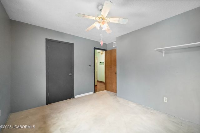 299 HUNTER LANE, Holts Summit, MO 65043