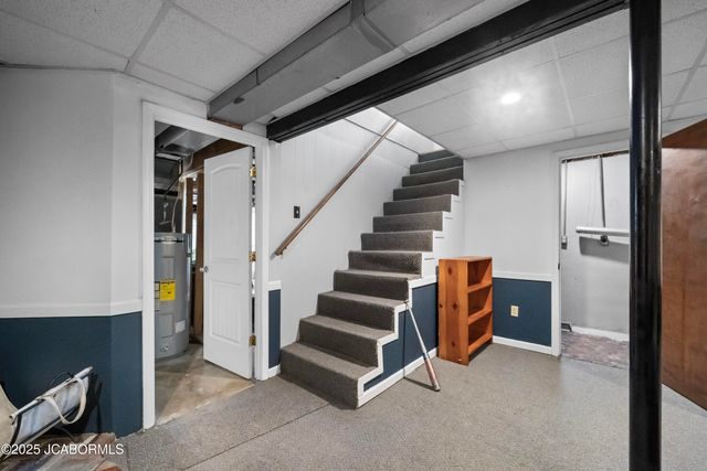 299 HUNTER LANE, Holts Summit, MO 65043