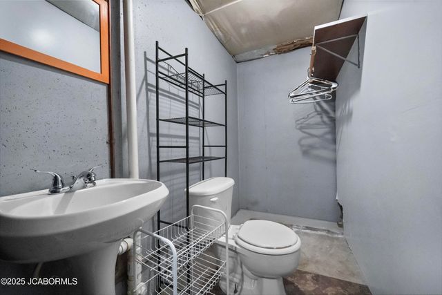 299 HUNTER LANE, Holts Summit, MO 65043