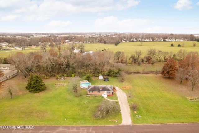 299 HUNTER LANE, Holts Summit, MO 65043