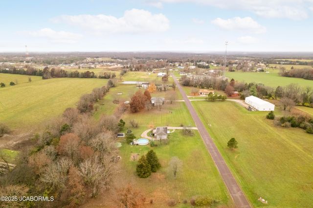 299 HUNTER LANE, Holts Summit, MO 65043