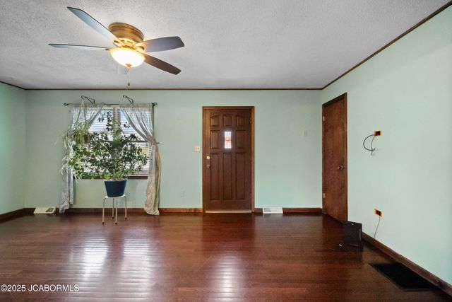 299 HUNTER LANE, Holts Summit, MO 65043