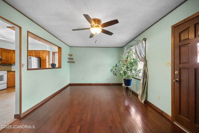 299 HUNTER LANE, Holts Summit, MO 65043