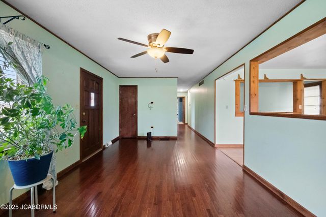 299 HUNTER LANE, Holts Summit, MO 65043