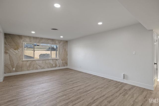 500 Friant Court, Bakersfield, CA 93309