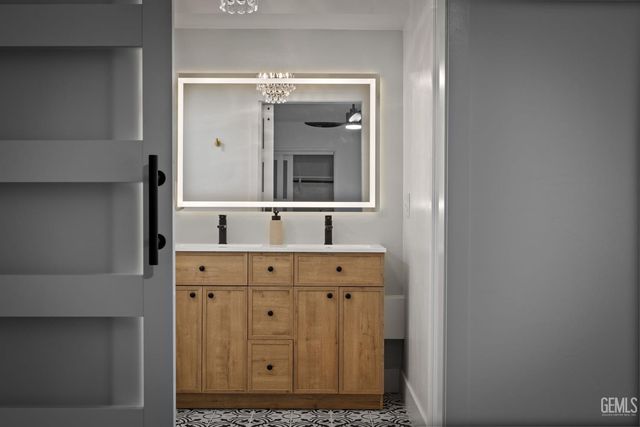 500 Friant Court, Bakersfield, CA 93309