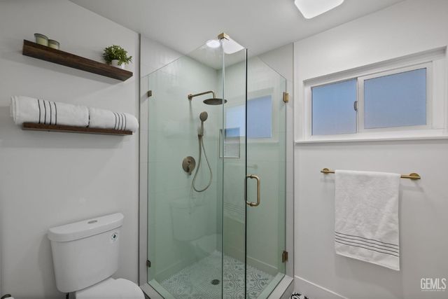 500 Friant Court, Bakersfield, CA 93309