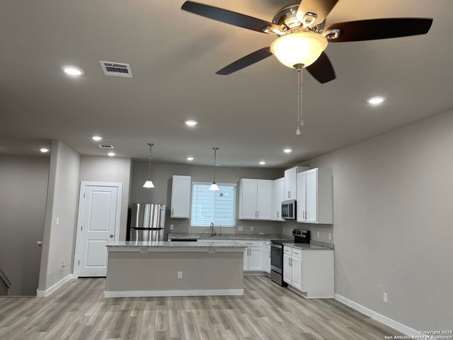 21506 James Charles, San Antonio, TX 78256