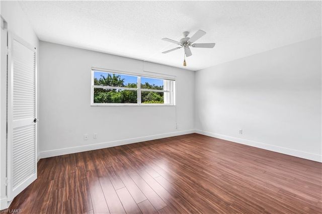 600 Valley Stream DR D3, Naples, FL 34113