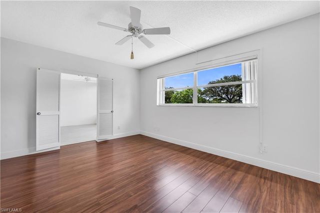 600 Valley Stream DR D3, Naples, FL 34113