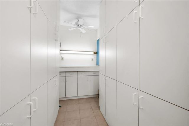 600 Valley Stream DR D3, Naples, FL 34113