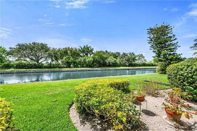 600 Valley Stream DR D3, Naples, FL 34113