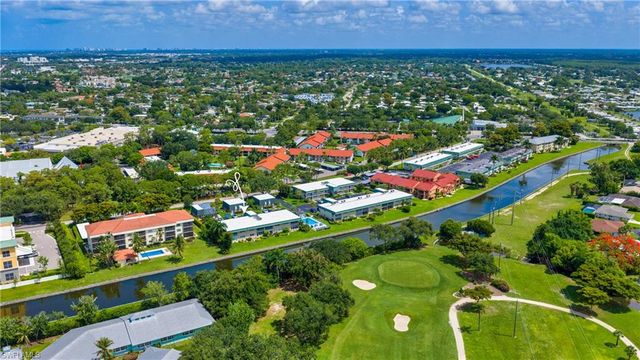 600 Valley Stream DR D3, Naples, FL 34113