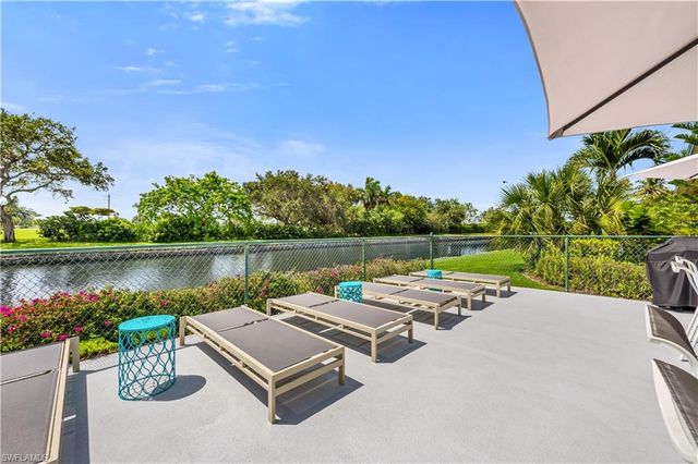600 Valley Stream DR D3, Naples, FL 34113