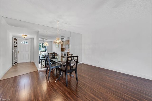600 Valley Stream DR D3, Naples, FL 34113