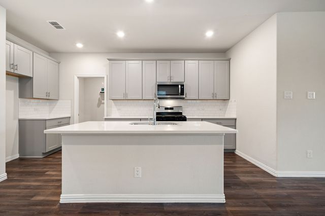 208 Mountain Meadow Lane, Mckinney, TX 75071