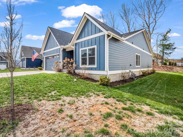 204 Weybridge Drive, Arden, NC 28704