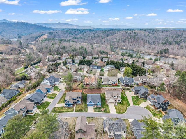 204 Weybridge Drive, Arden, NC 28704