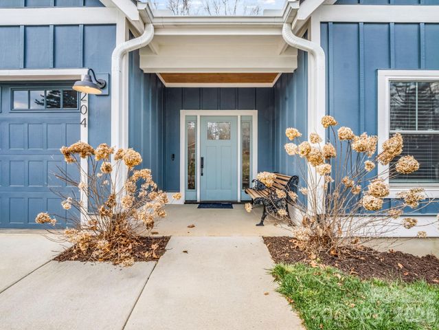 204 Weybridge Drive, Arden, NC 28704