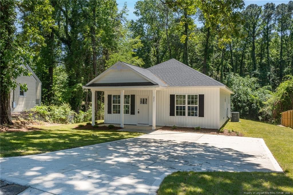 237 WINDSOR Drive, Fayetteville, NC 28301