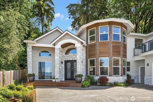 28104 10th Avenue S, Des Moines, WA 98198