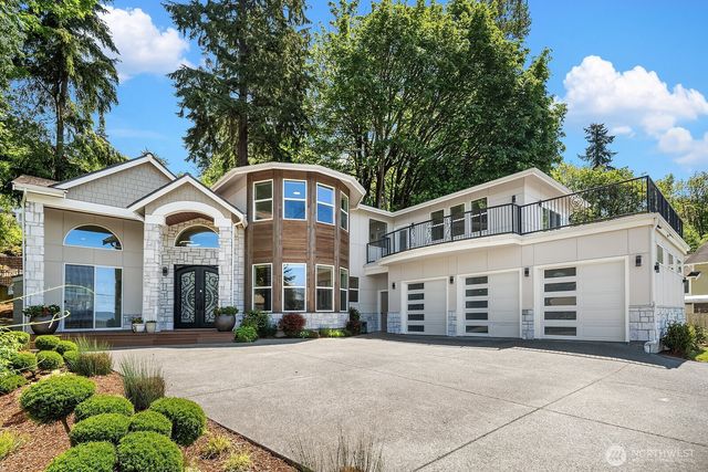 28104 10th Avenue S, Des Moines, WA 98198
