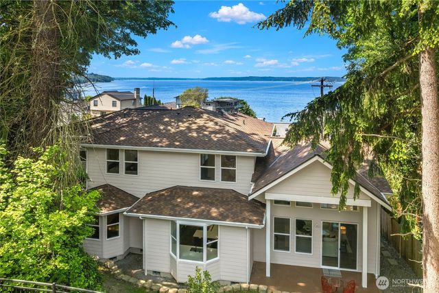 28104 10th Avenue S, Des Moines, WA 98198