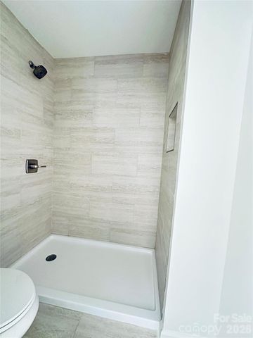 7027 Quail Hill Road, Charlotte, NC 28210