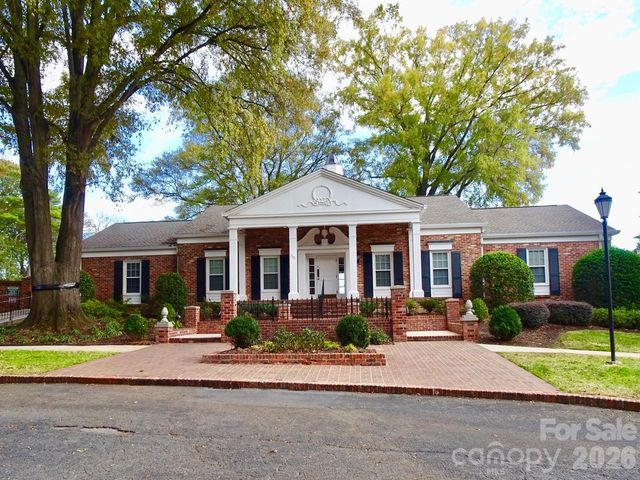 7027 Quail Hill Road, Charlotte, NC 28210