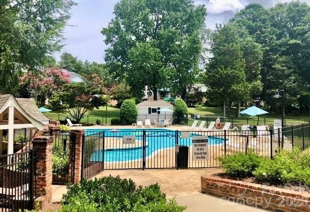 7027 Quail Hill Road, Charlotte, NC 28210