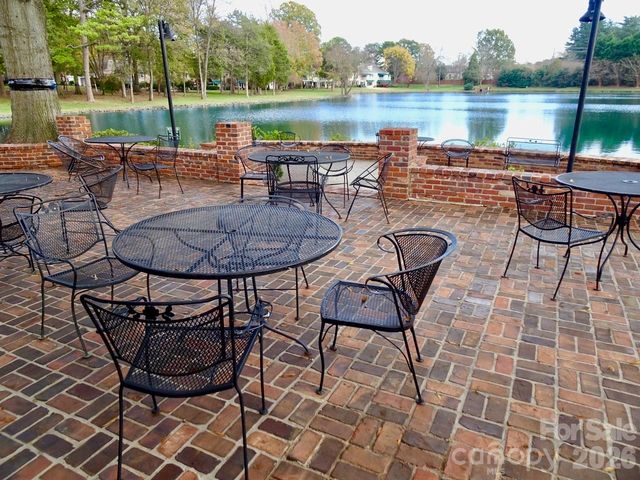 7027 Quail Hill Road, Charlotte, NC 28210