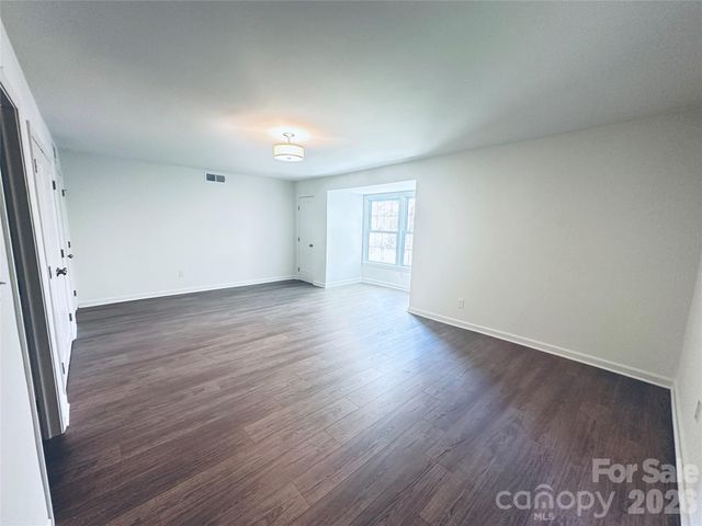 7027 Quail Hill Road, Charlotte, NC 28210