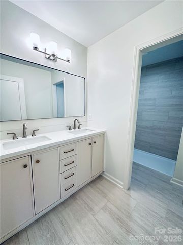 7027 Quail Hill Road, Charlotte, NC 28210