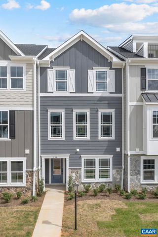 136 PARK RIDGE DR, Crozet, VA 22932