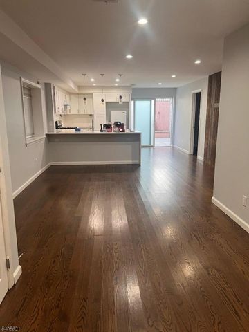 111 Pennington St, Newark City, NJ 07105