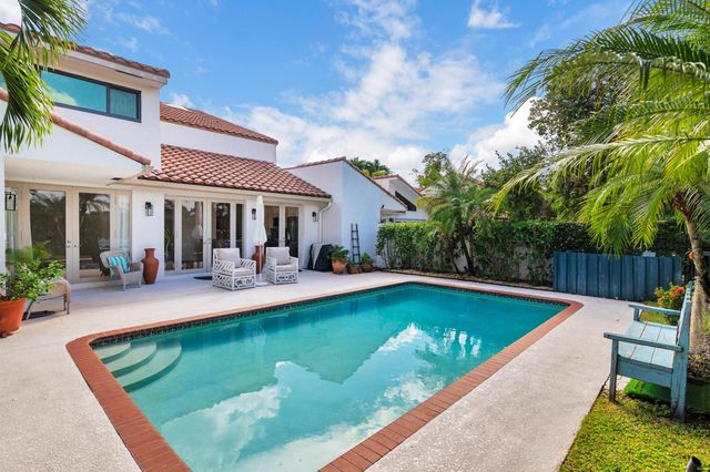 2379 Windsor Way Court, Wellington, FL 33414