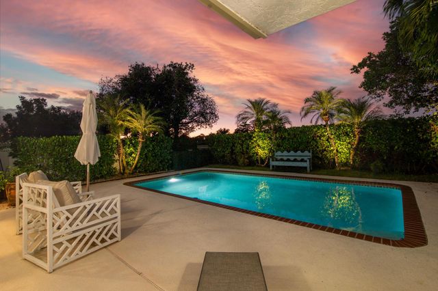 2379 Windsor Way Court, Wellington, FL 33414