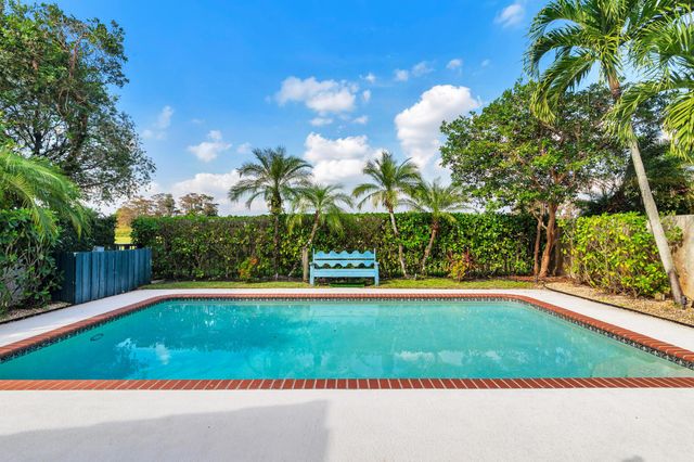 2379 Windsor Way Court, Wellington, FL 33414