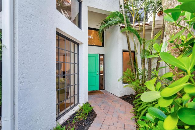 2379 Windsor Way Court, Wellington, FL 33414