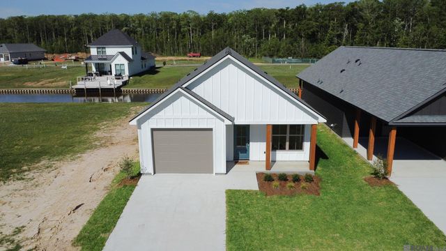 12860 St Lucia Dr, Maurepas, LA 70449