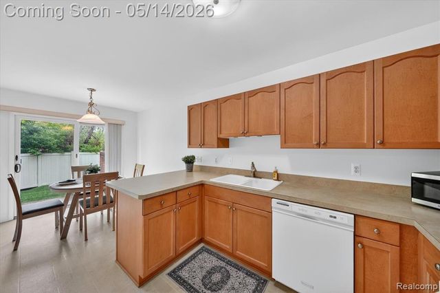 6020 N Newburgh Road, Westland, MI 48185