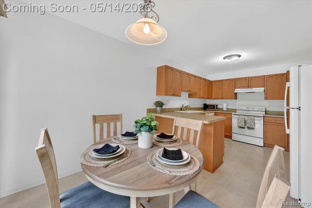 6020 N Newburgh Road, Westland, MI 48185