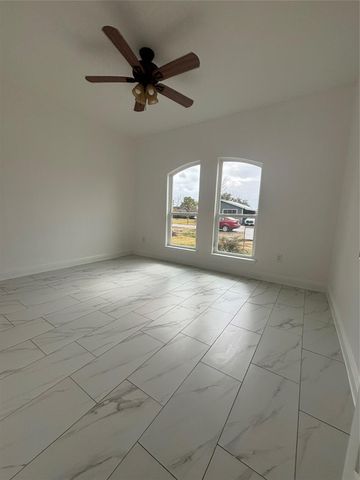 10829 Deaf Smith Street, La Porte, TX 77571