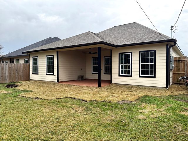 10829 Deaf Smith Street, La Porte, TX 77571