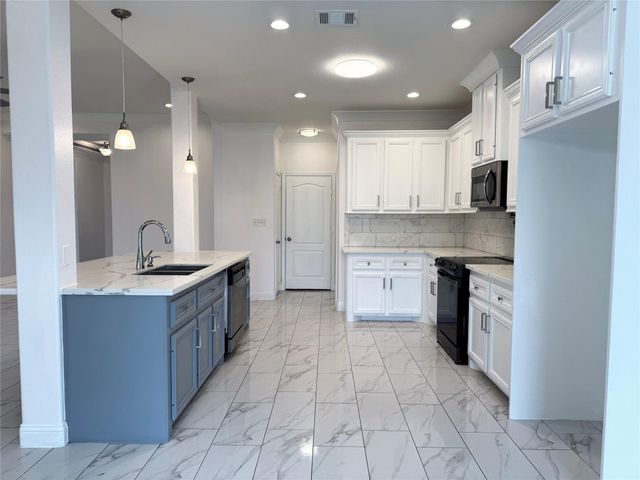 10829 Deaf Smith Street, La Porte, TX 77571