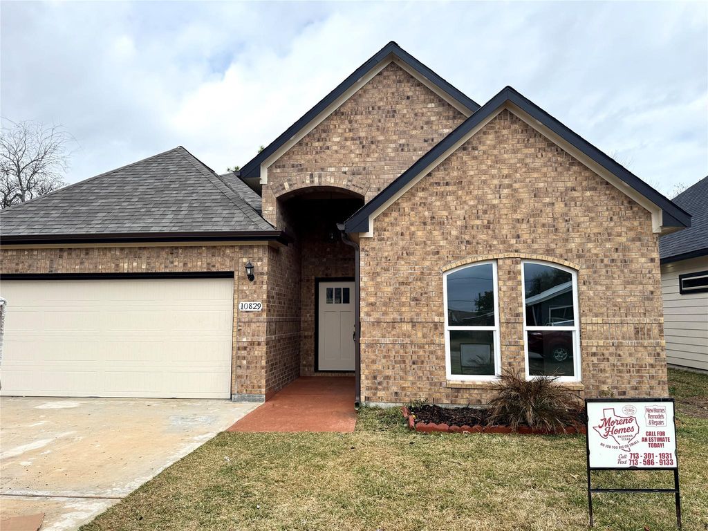 10829 Deaf Smith Street, La Porte, TX 77571