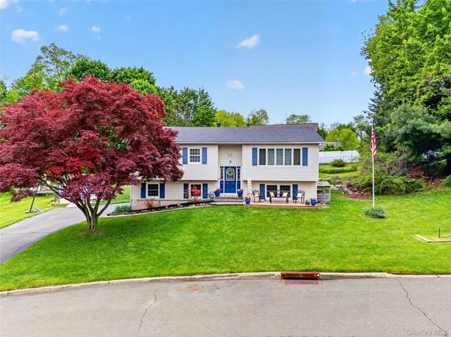 7 Gurran Drive, Stony Point, NY 10980