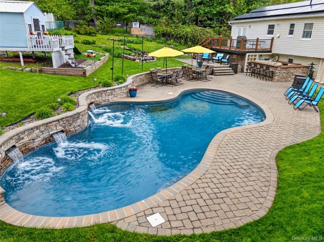 7 Gurran Drive, Stony Point, NY 10980