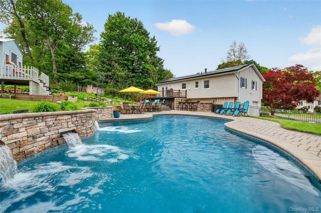 7 Gurran Drive, Stony Point, NY 10980