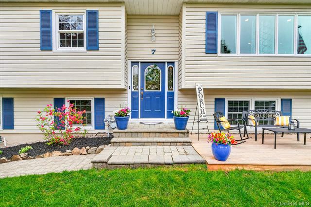 7 Gurran Drive, Stony Point, NY 10980